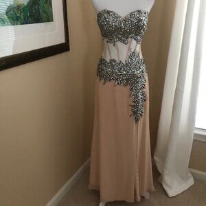 VERY SEXY NINA CANACCI STRAPLESS GOWN